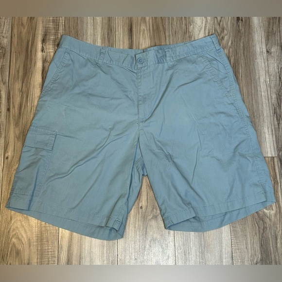 Columbia Men's 100% Cotton Flat Front Khaki‎ Shorts Size 42 Blue - Picture 1 of 5